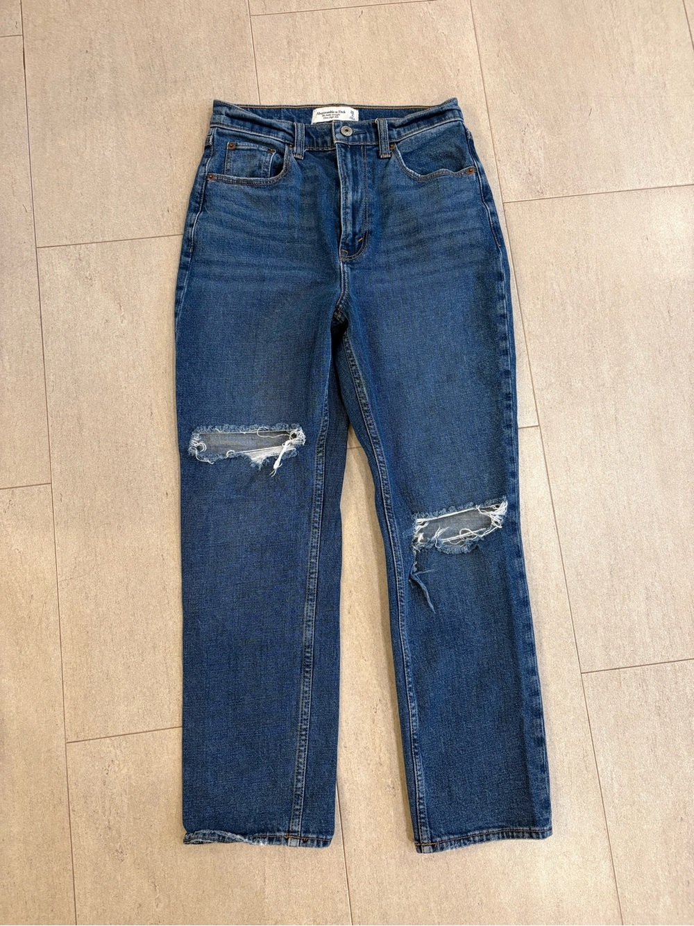 Abercrombie & Fitch Ultra High Rise Ankle Straight Jean Curve Love - Picture 2 of 4